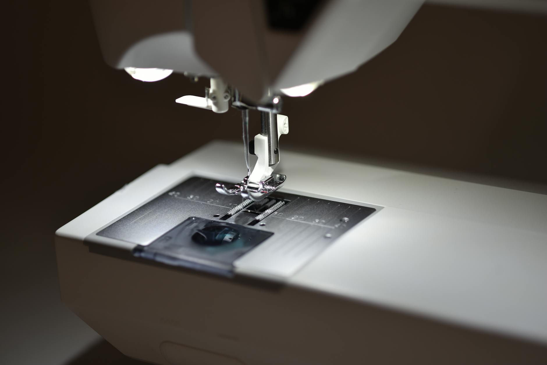 Stopka dociskowa maszyny do szycia w miękkim świetle