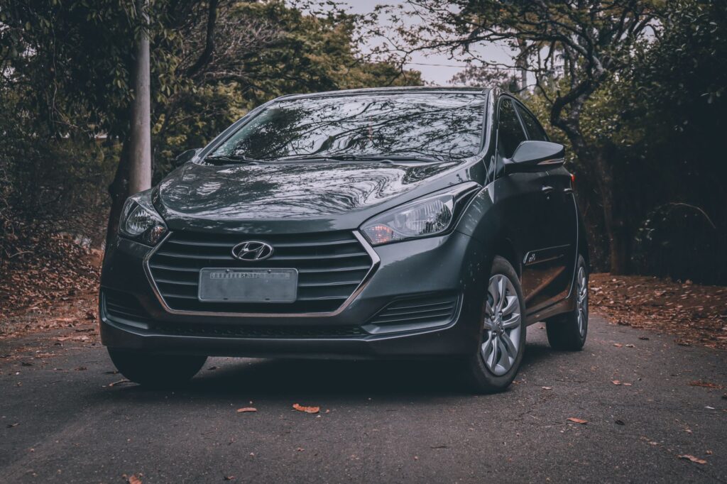 Czarny Hyundai i20 zap