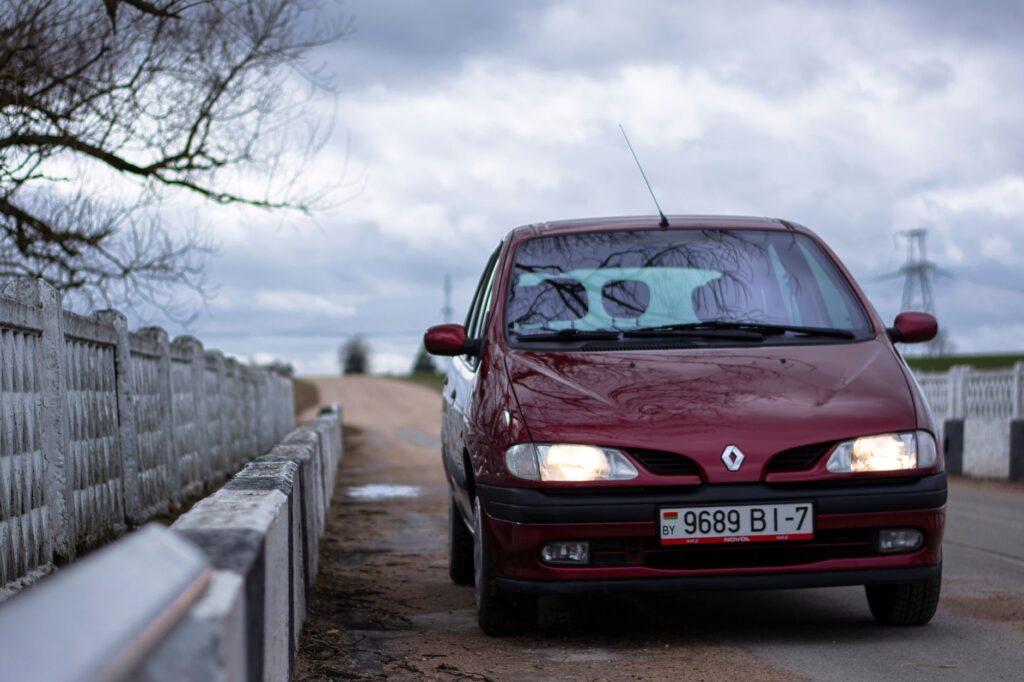Kupujemy używane Renault Scenic II pułapki rdzy elektryki i automatu