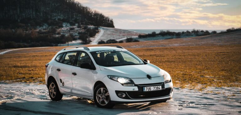 Kupujemy używane Renault Scenic II pułapki rdzy elektryki i automatu